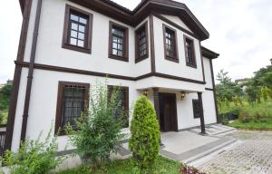 The building in which a vendégházakat is located