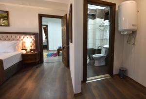 A bathroom at Zagnospasa Konaklari