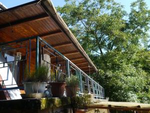 Afbeelding uit fotogalerij van SZARVASKŐ NYARALÓ/ DEER ROCK COTTAGE in Esztergom