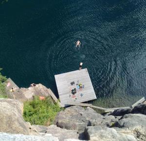 Loodusmaastik puhkemaja lähedal