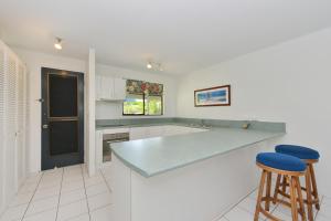 Gallery image of Seascape Holidays at Beachfront Terraces in Port Douglas