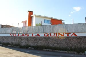 Certifikát, hodnocení, plakát nebo jiný dokument vystavený v ubytování Villas La Quinta