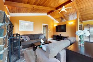 Φωτογραφία από το άλμπουμ του Bella Cove σε Depoe Bay