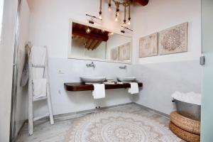 Ένα μπάνιο στο Dojo Bianco +27 φωτογραφίες