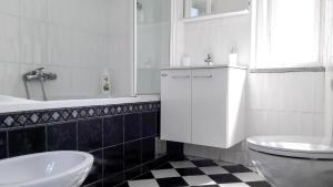 A bathroom at Apartment Villa Helios