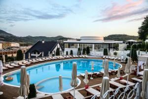 Bazén v ubytování Mai Tai Resort nebo v jeho okolí