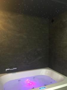 Afbeelding uit fotogalerij van Les Mille et une Nuits in Rouen