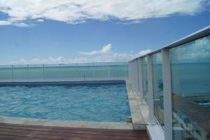 Bazén v ubytování Anjos Praia Hotel nebo v jeho okolí