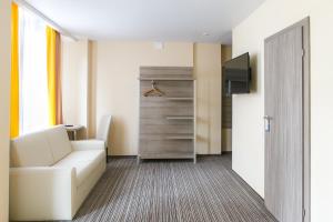 TV a/nebo společenská místnost v ubytování Raziotel Kyiv Yamska