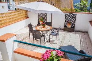 Balkón nebo terasa v ubytování Villa Maredona