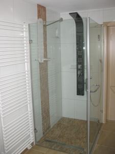 Ένα μπάνιο στο Das Burgberghaus Apartment Talaue 1.OG