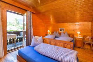 A bed or beds in a room at Lahnerhof