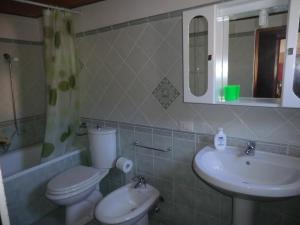 A bathroom at Sa Corte Antiga