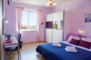 Posteľ alebo postele v izbe v ubytovaní Apartment Port View-5 min from center