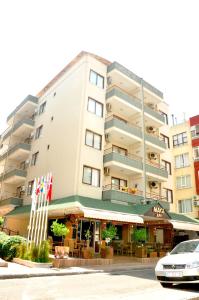 The building in which az apartmanhoteleket is located