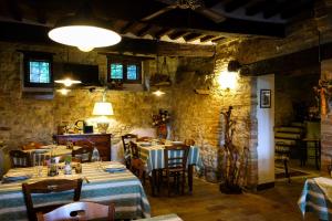 A restaurant or other place to eat at Agriturismo Casale Dei Frontini