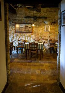 A restaurant or other place to eat at Agriturismo Casale Dei Frontini