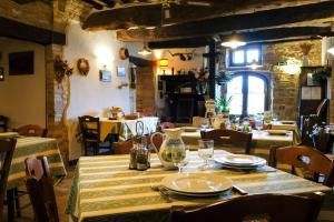 A restaurant or other place to eat at Agriturismo Casale Dei Frontini