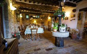 A restaurant or other place to eat at Agriturismo Casale Dei Frontini
