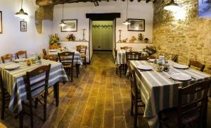 A restaurant or other place to eat at Agriturismo Casale Dei Frontini