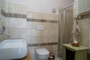 Koupelna v ubytování Masseria Le Terrazze di Serranova