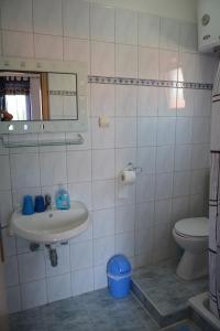 Koupelna v ubytování Apartments Lans