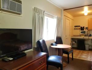 Η κουζίνα ή μικρή κουζίνα στο Bigfoot Motel