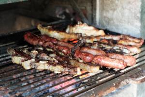 Equipamiento para hacer parrilladas disponible en the country house