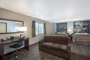 Posezení v ubytování Gateway Inn & Suites Eugene-Springfield