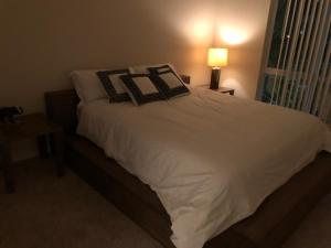 A bed or beds in a room at Breathtaking Appartment in the heart of marina Del Rey/ Venice Beach