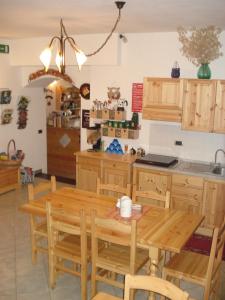 Zona de comedor en el bed & breakfast