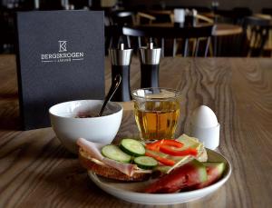 Eten bij of ergens in de buurt van het hotel

