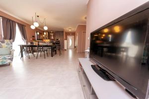 Μια τηλεόραση ή/και κέντρο ψυχαγωγίας στο 24 Punta