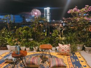 Vrt pred nastanitvijo Kon-Tiki DaNang Hostel