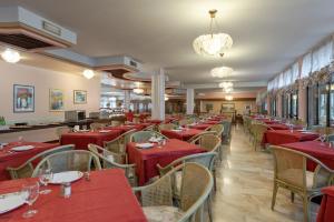 Restaurace v ubytování Park Hotel Oasi