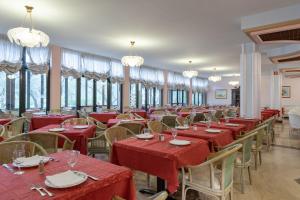 Restaurace v ubytování Park Hotel Oasi