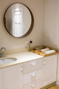 Ett badrum på Mamilla Design Apartments