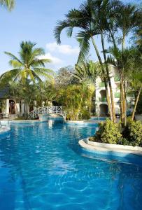 Piscina a Mango Bay All Inclusive o a prop