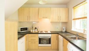 Bunratty Castle Gardens Home tesisinde mutfak veya mini mutfak