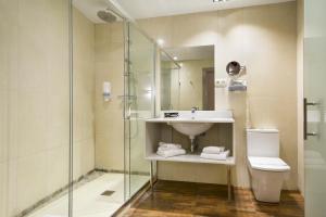 Kúpeľňa v ubytovaní Hotel Acta Azul Barcelona