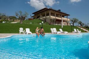Bazén v ubytování Cataleya Resort & Spa nebo v jeho okolí