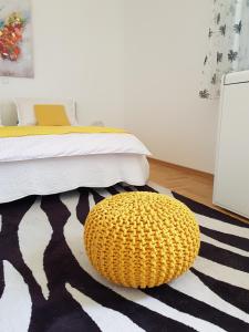 Voodi või voodid majutusasutuse Rooms Leda toas