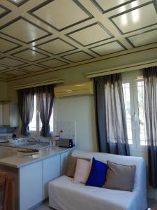 A kitchen or kitchenette at Monte Caputo Holiday House