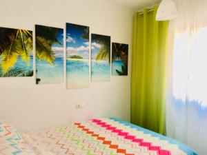 Posteľ alebo postele v izbe v ubytovaní Fuengirola Central & Beach + 37 fotografií