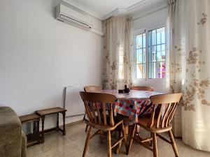 A seating area at San Pedro del Pinatar House - 5409