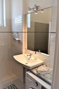 Łazienka w obiekcie Apartamenty Jantar