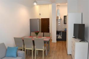 Kuchnia lub aneks kuchenny w obiekcie Apartamenty Jantar