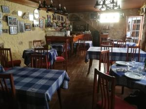 A restaurant or other place to eat at Pensio Can Fabrellas