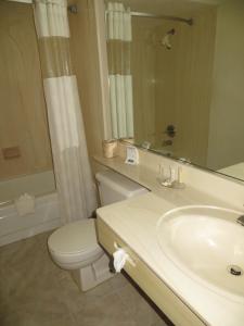 Vannituba majutusasutuses Howard Johnson by Wyndham Phoenix Airport/Downtown Area