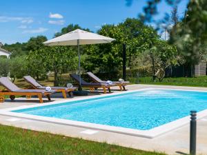 Afbeelding uit fotogalerij van Pool Premium Apartment in Vrsar